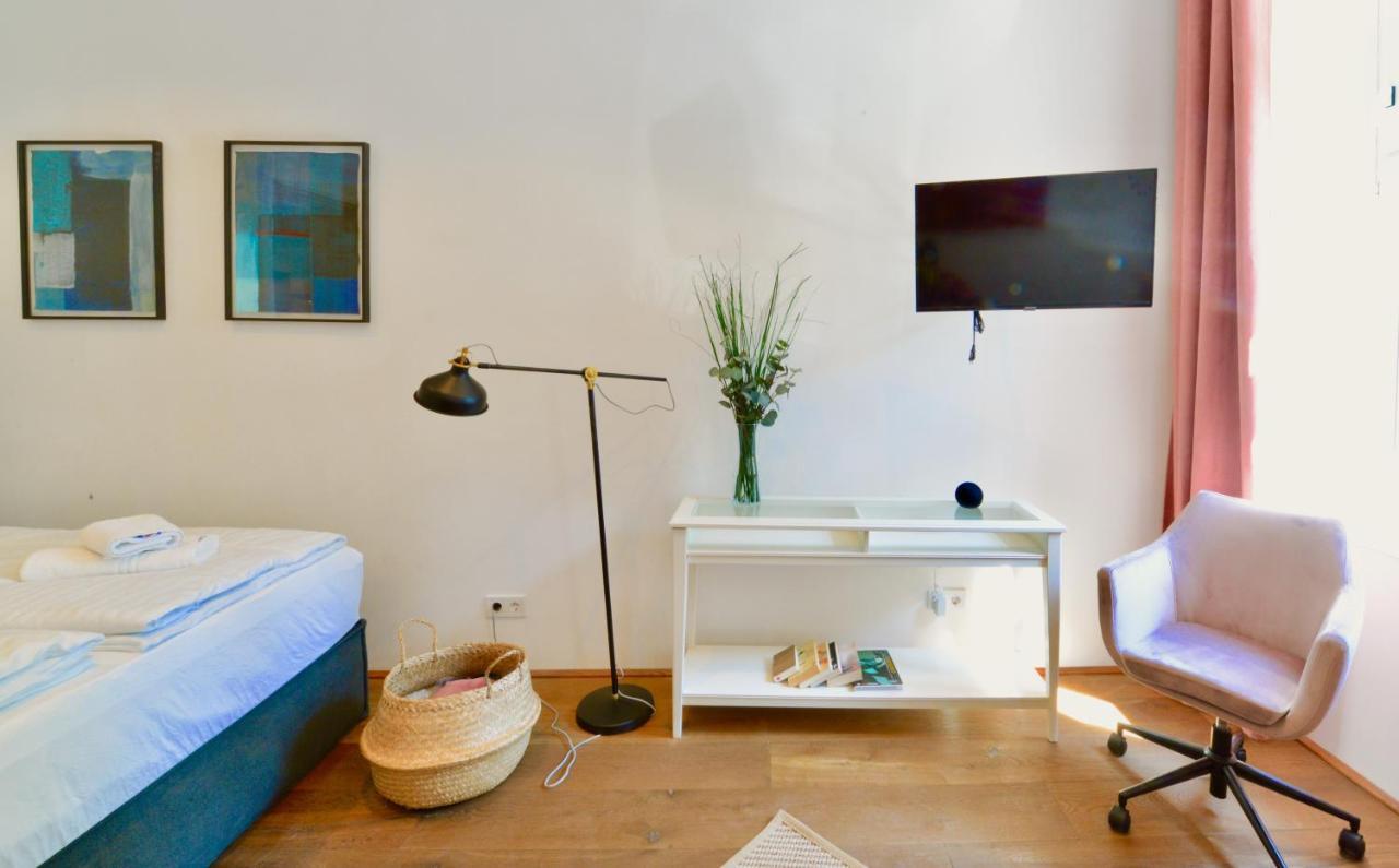 Appartamento Charming Studio in Servitenviertel I Vienna Esterno foto